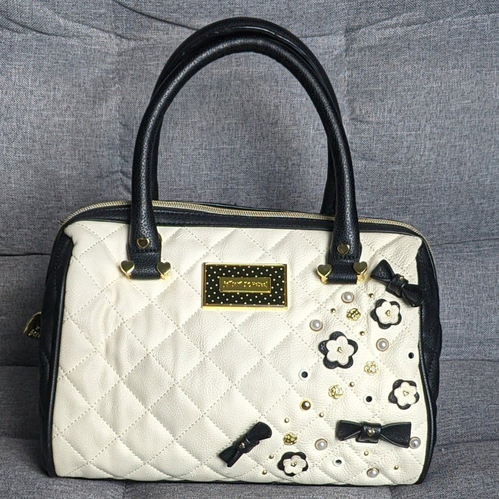 Betsey Johnson Quilted Cream & Black Handbag / Purse / Crossbody